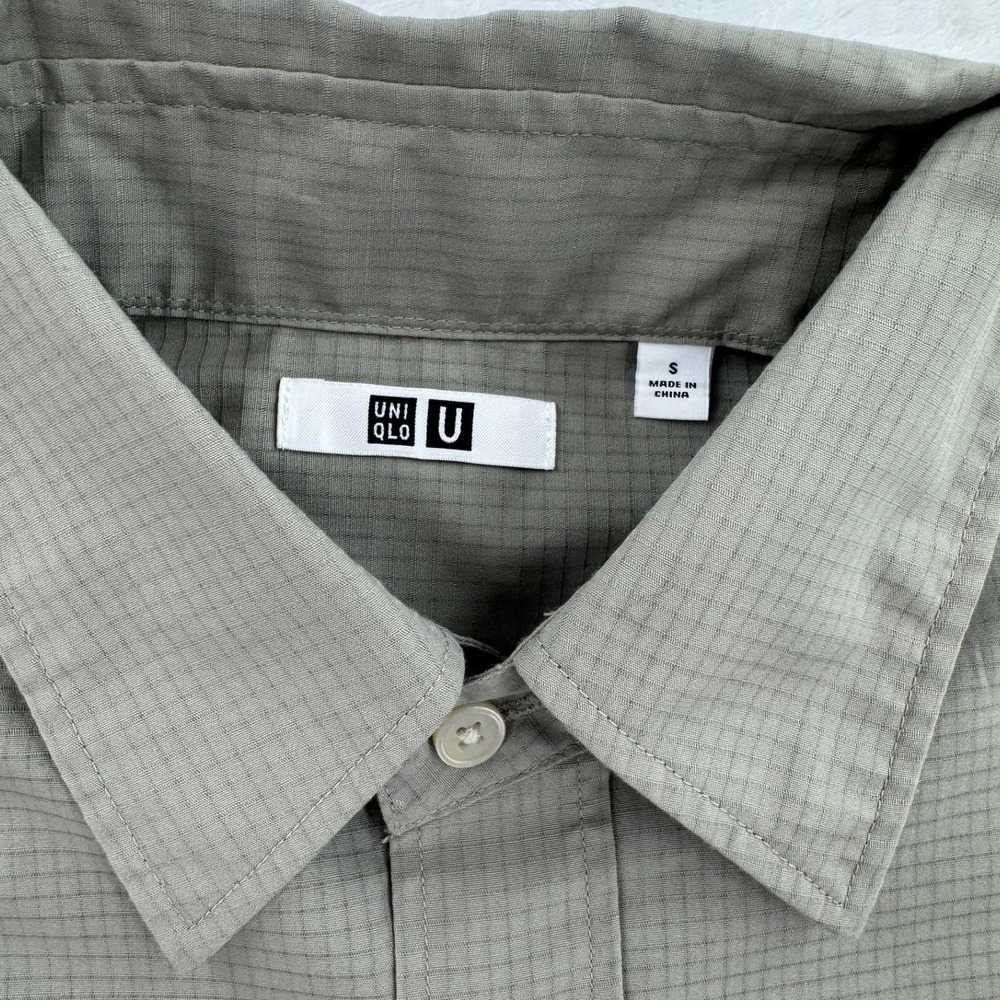 Uniqlo U Button Up Shirt Mens Small Olive Green Micro Check Short Sleeve View 2